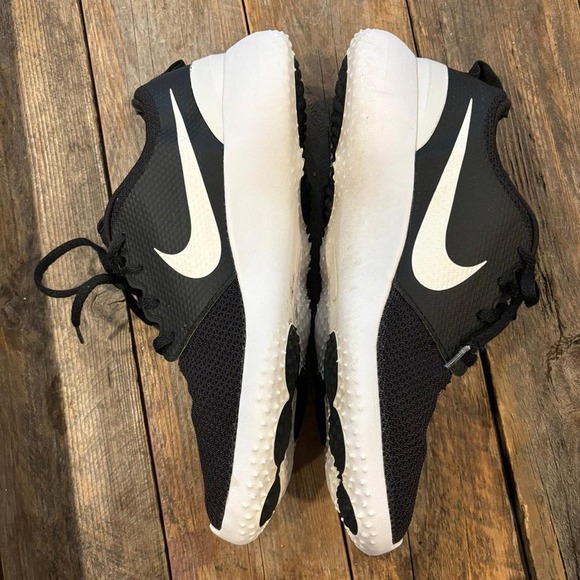 Nike athletic shoes golf shoes - Picture 8 of 8